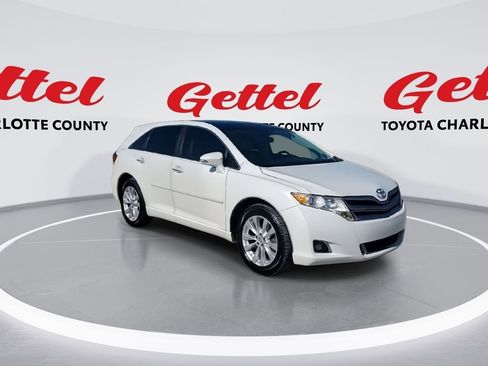 Used 2014 Toyota Venza XLE image 2