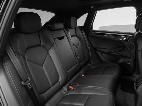 Certified 2025 Porsche Macan image 21