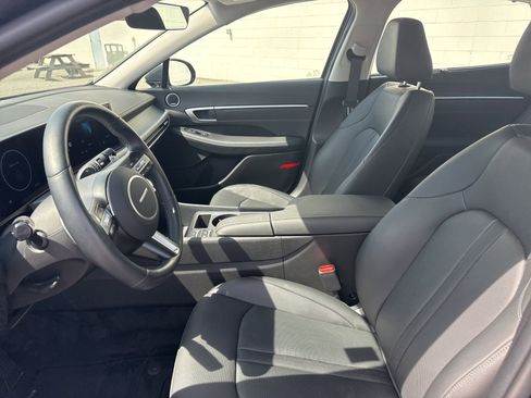 Certified 2025 Hyundai Sonata Limited FWD image 21
