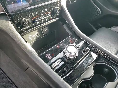 Certified 2025 Jeep Grand Cherokee Summit image 17