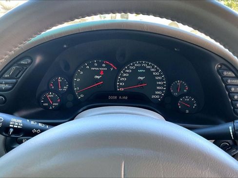 Used 2003 Chevrolet Corvette Convertible w/ Preferred Equipment Group1 RWD image 21