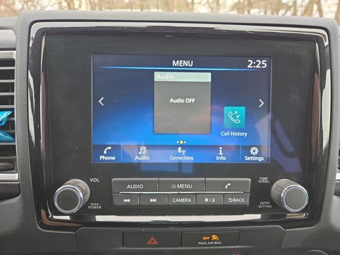 Used 2022 Nissan Frontier SV w/ Technology Package image 18