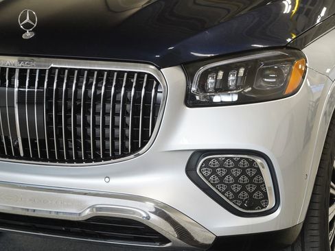 New 2026 Mercedes-Benz Maybach GLS 600 4MATIC image 8