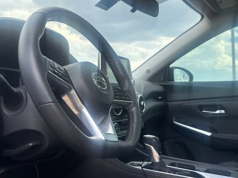 Used 2023 Nissan Sentra SR w/ SR Premium Package FWD image 39