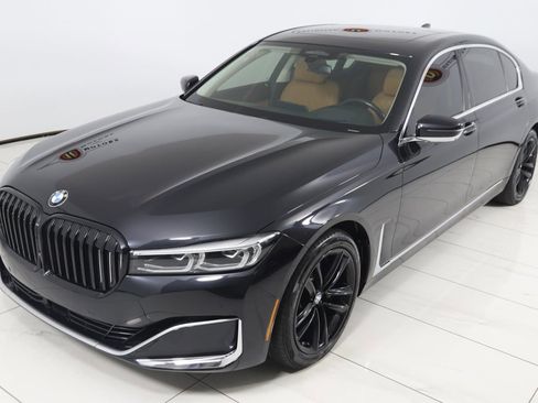 Used 2022 BMW 750i xDrive w/ Luxury Rear Seating Package image 31