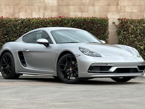 Used 2025 Porsche 718 Cayman image 2