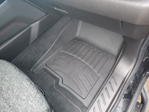 Used 2023 Chevrolet Colorado Z71 w/ Z71 Convenience Package 2 image 32