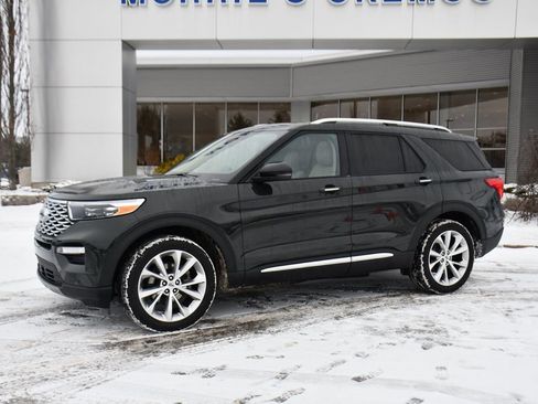 Used 2023 Ford Explorer Platinum w/ Technology Package image 2