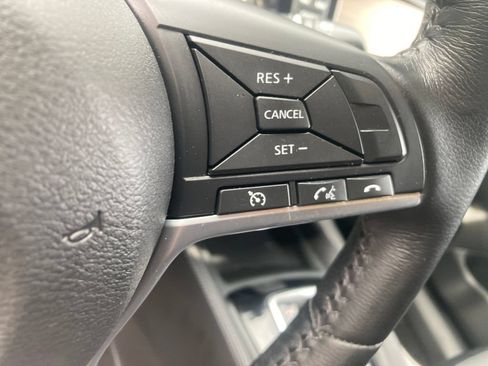 Used 2017 Nissan Rogue SL w/ SL Premium Package AWD/4WD image 40