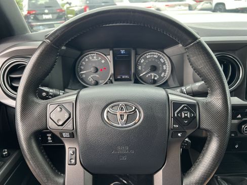 Used 2016 Toyota Tacoma TRD Sport w/ Towing Package AWD/4WD image 16