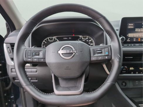 Used 2025 Nissan Rogue SV AWD/4WD image 26