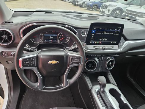 Used 2025 Chevrolet Blazer LT FWD image 17