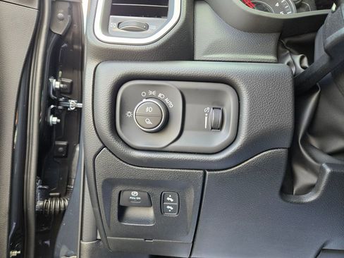 New 2026 RAM 1500 4x4 Crew Cab image 17