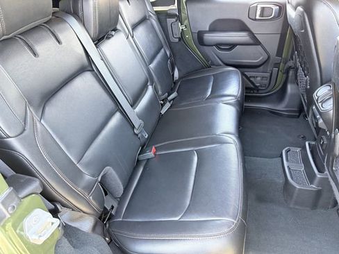 Used 2022 Jeep Wrangler Unlimited Rubicon AWD/4WD image 14
