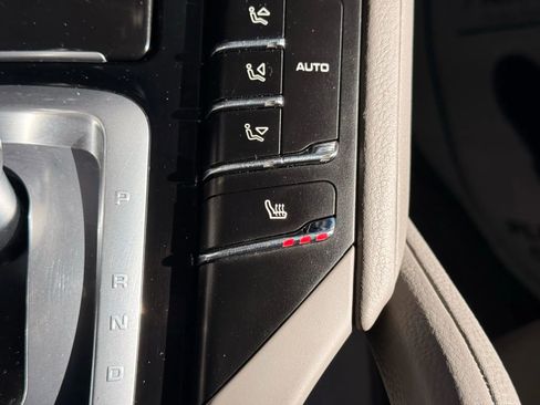 Used 2014 Porsche Cayenne Platinum Edition image 30