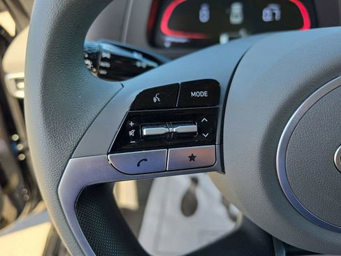 Used 2025 Hyundai Elantra SE image 30