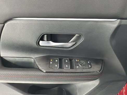 Used 2025 Nissan Kicks SR w/ Illumination Package image 19