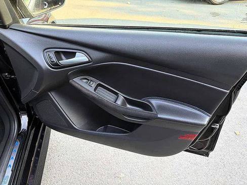 Used 2017 Ford Focus RS AWD/4WD image 21