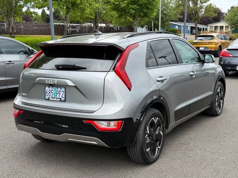 Used 2023 Kia Niro Wind w/ Wind Preserve Package FWD image 7