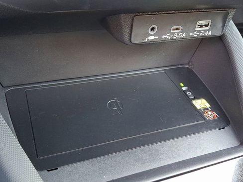 Certified 2025 Subaru Forester Premium image 24