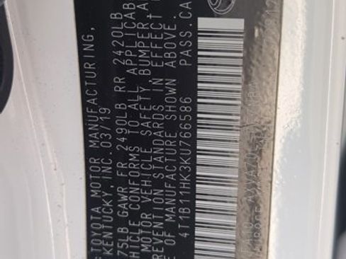 Used 2019 Toyota Camry LE image 27