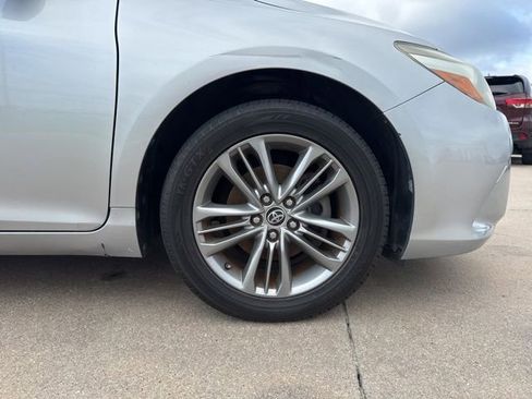 Used 2015 Toyota Camry SE FWD image 12