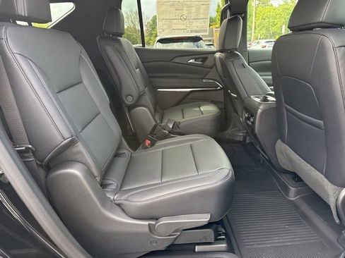 New 2026 Chevrolet Traverse LT w/ LPO, Floor Liner Package FWD image 38