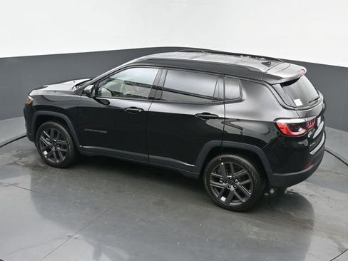 New 2026 Jeep Compass Latitude w/ Sun and Sound Group image 40