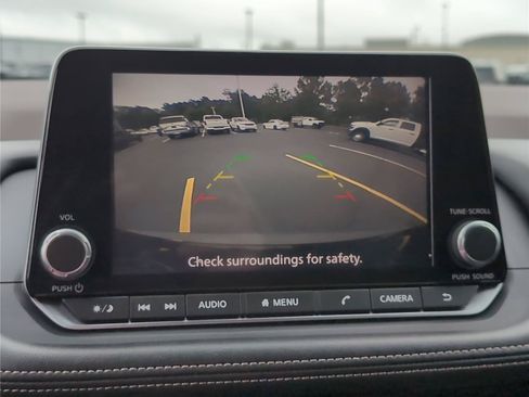 Used 2023 Nissan Rogue SV FWD image 22