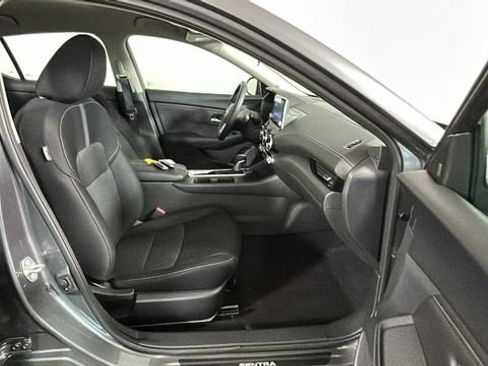Used 2025 Nissan Sentra SV w/ All-Weather Package FWD image 30
