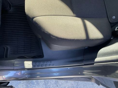 Used 2019 Toyota C-HR XLE FWD image 24