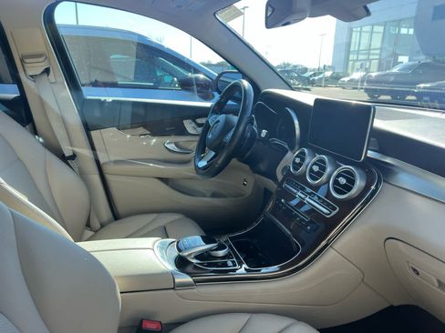 Used 2017 Mercedes-Benz GLC 300 4MATIC image 5