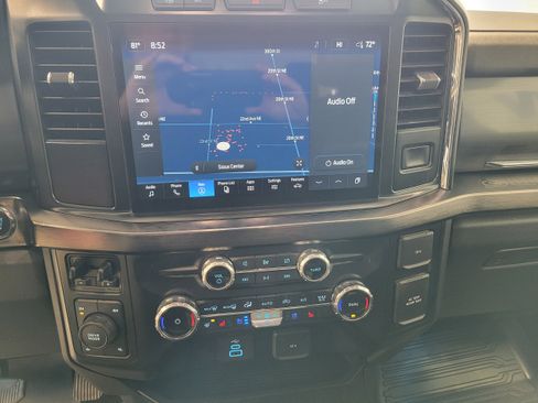 Used 2023 Ford F350 Lariat image 19