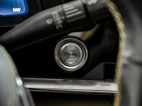 Used 2022 Chevrolet Corvette Stingray Premium Conv w/ Z51 Performance Package image 33