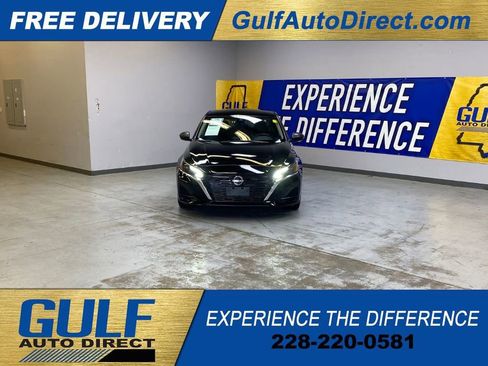 Used 2025 Nissan Altima 2.5 SV FWD image 3