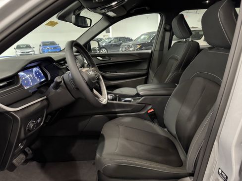 Used 2024 Jeep Grand Cherokee Laredo w/ MOPAR Finishing Package image 26