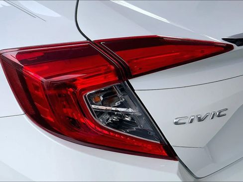 Used 2019 Honda Civic Sport image 28