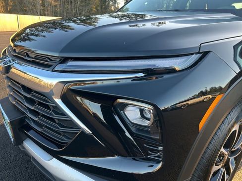 Used 2025 Chevrolet TrailBlazer LT image 36