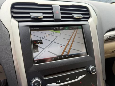 Used 2014 Ford Fusion SE w/ Equipment Group 202A FWD image 25