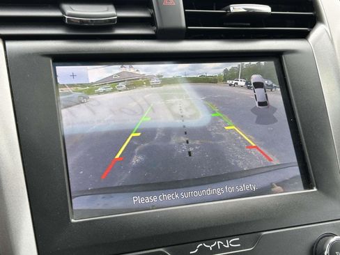 Used 2020 Ford Fusion SE FWD image 23