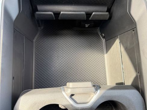 Used 2022 RAM 1500 Laramie AWD/4WD image 32