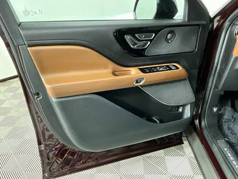 Used 2023 Lincoln Aviator Reserve w/ Jet Package image 18