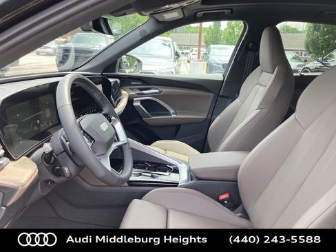 Used 2025 Audi Q5 Premium Plus w/ Premium Plus image 12