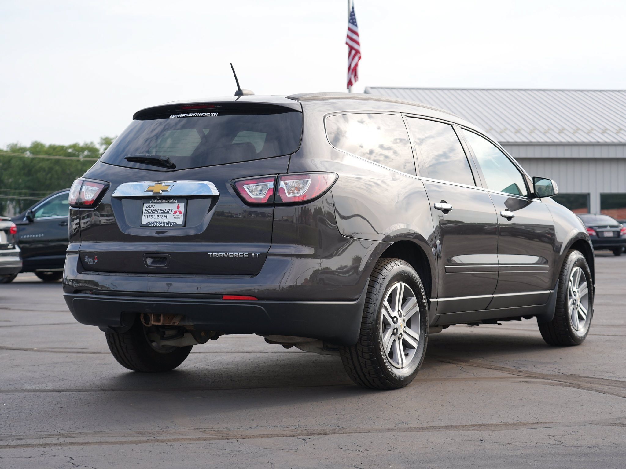 Used 2016 Chevrolet Traverse LT AWD/4WD image 3
