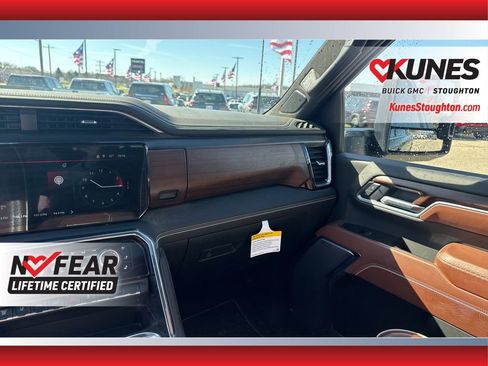 Used 2025 GMC Sierra 3500 Denali Ultimate image 45