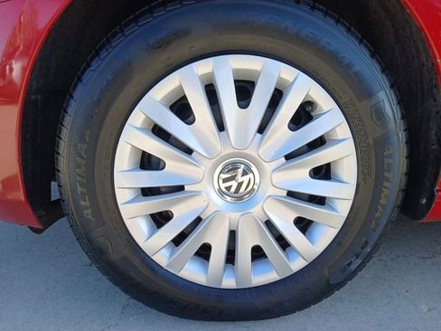 Used 2014 Volkswagen Golf 4-Door FWD image 27