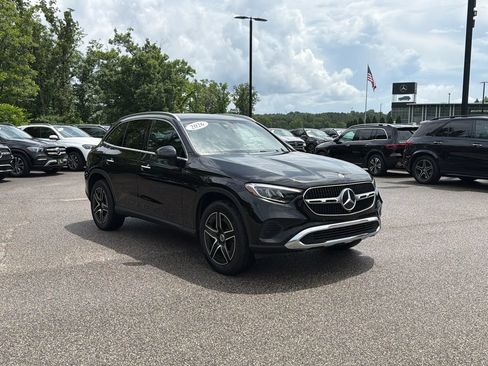 Used 2026 Mercedes-Benz GLC 300 4MATIC image 1