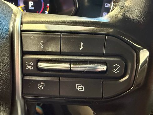 Used 2023 Chevrolet Colorado ZR2 w/ ZR2 Convenience Package III image 30