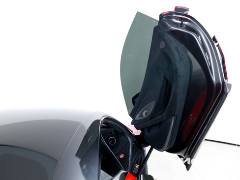 Used 2019 McLaren 600LT RWD image 17