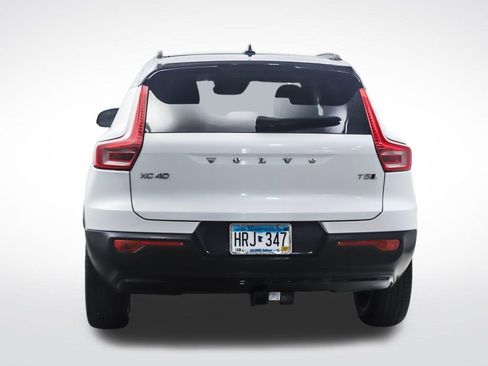 Used 2022 Volvo XC40 T5 R-Design AWD/4WD image 4